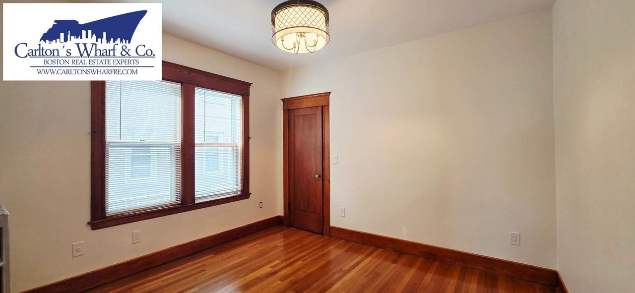 104 Bayswater St - Photo 4 of 24