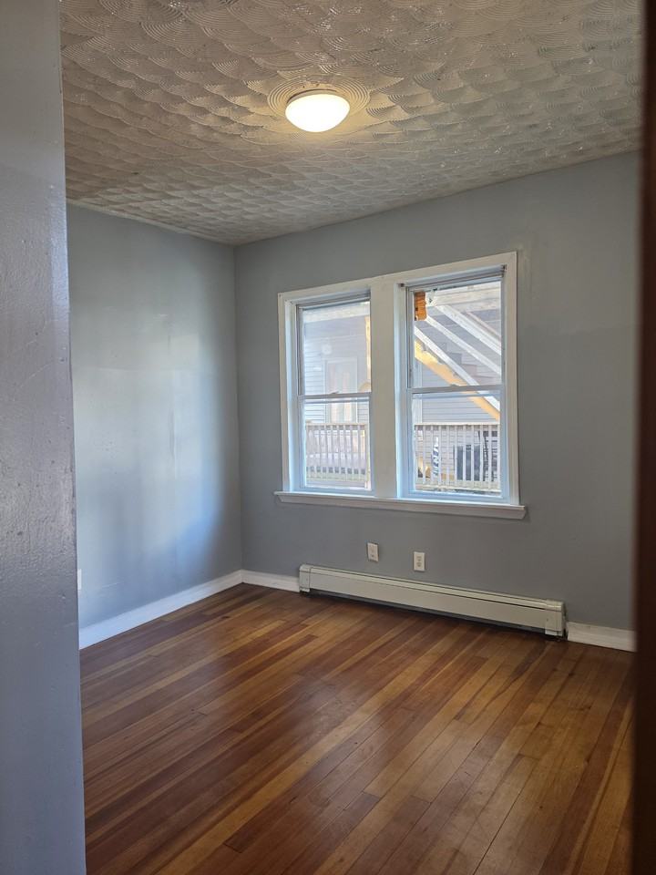 151 Salem St #1 - Photo 2 of 4