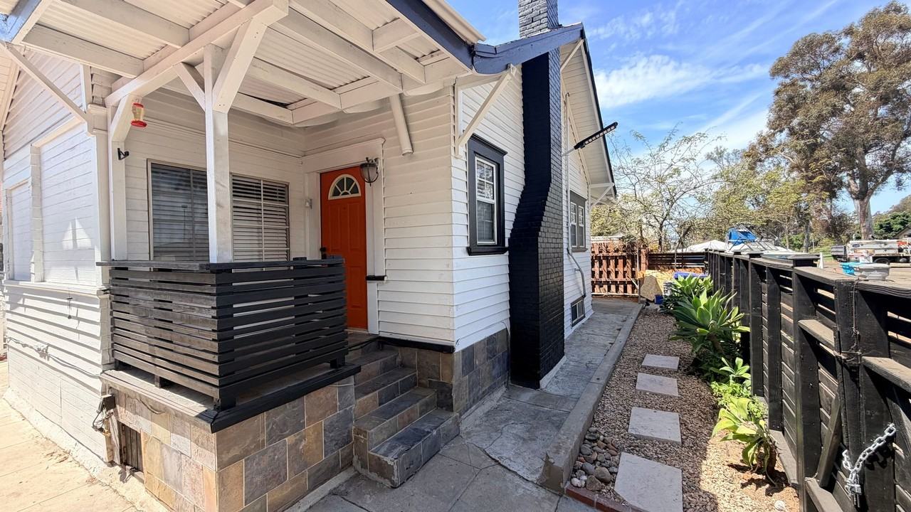 2686 A St - Photo 2 of 21