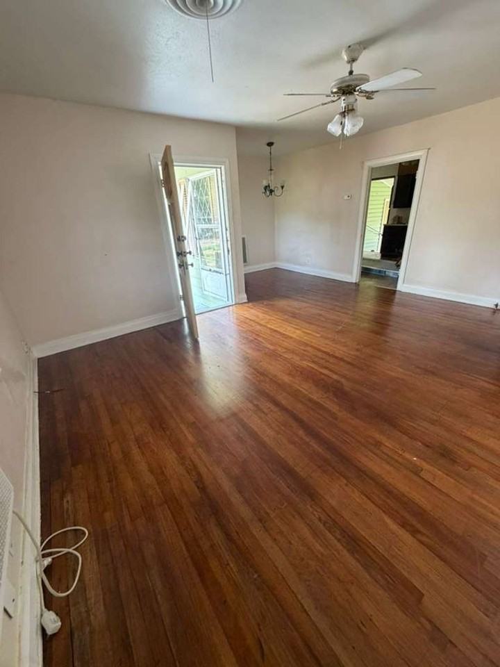 4520 Detroit St - Photo 3 of 7