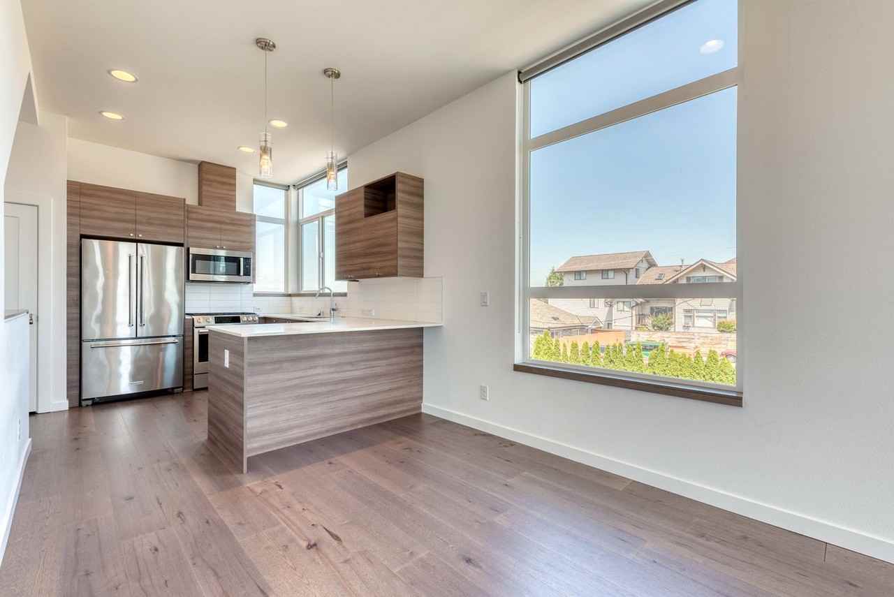 2401 14th Ave S - Photo 4 of 25