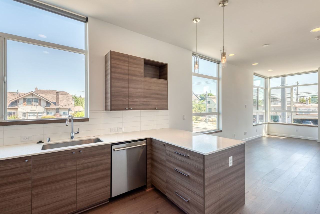 2401 14th Ave S - Photo 6 of 25