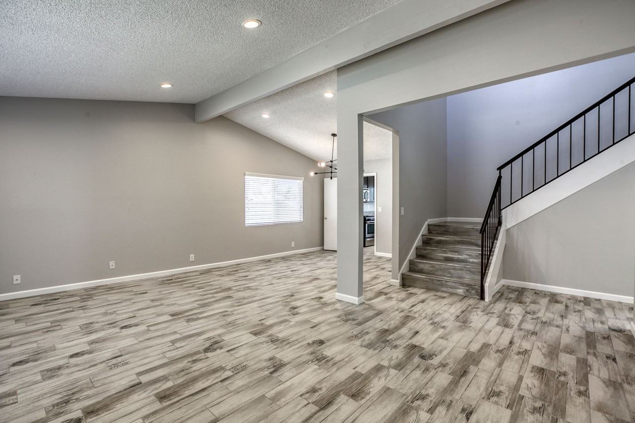 2358 Belvedere Dr - Photo 5 of 33