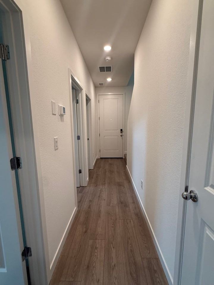 832 Villa St - Photo 4 of 15
