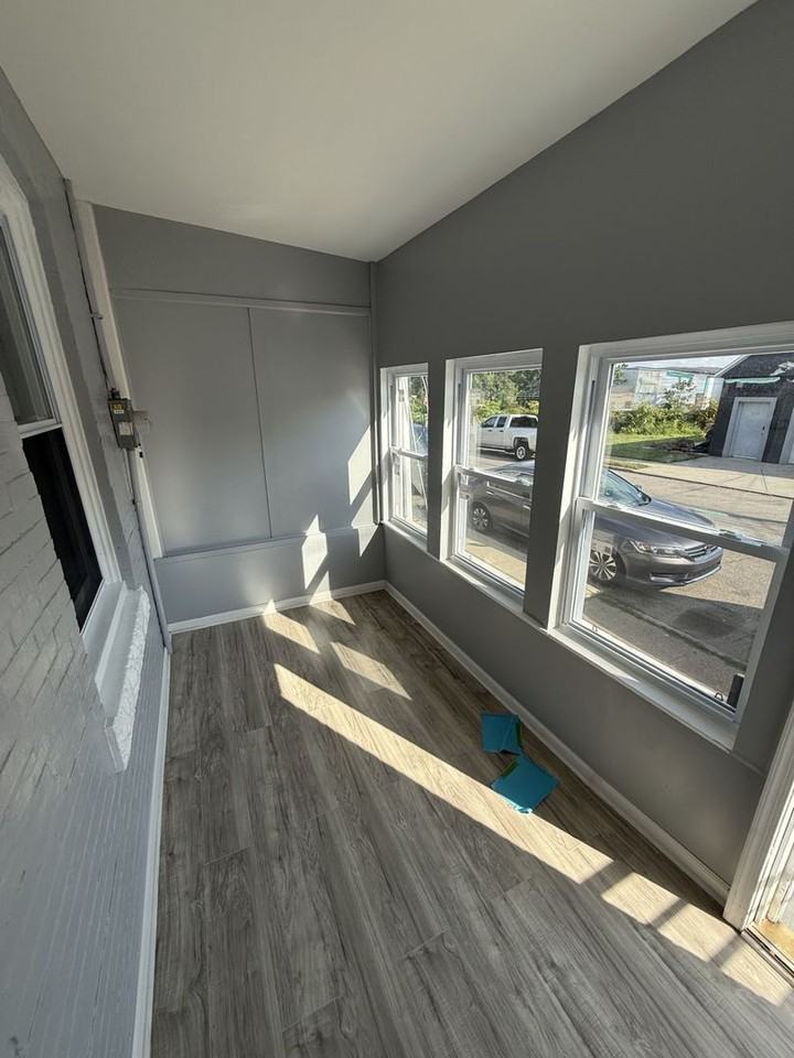 211 Spruce St - Photo 2 of 26