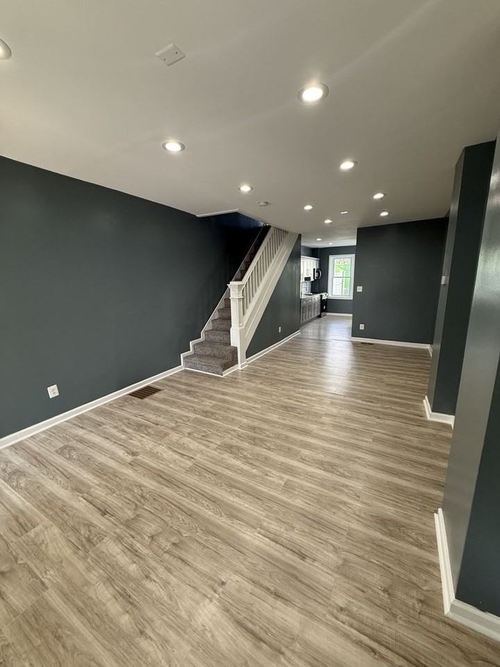211 Spruce St - Photo 5 of 26