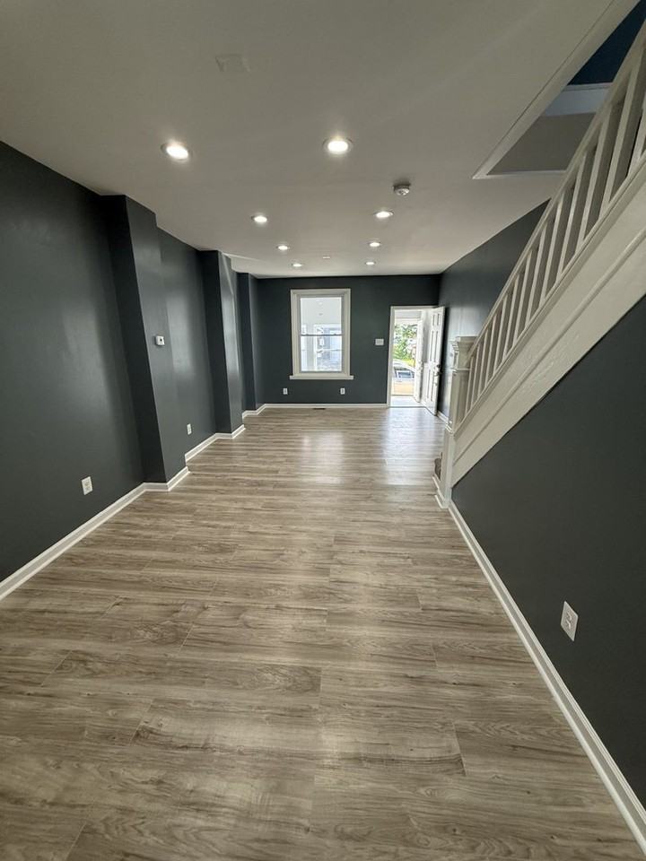 211 Spruce St - Photo 6 of 26