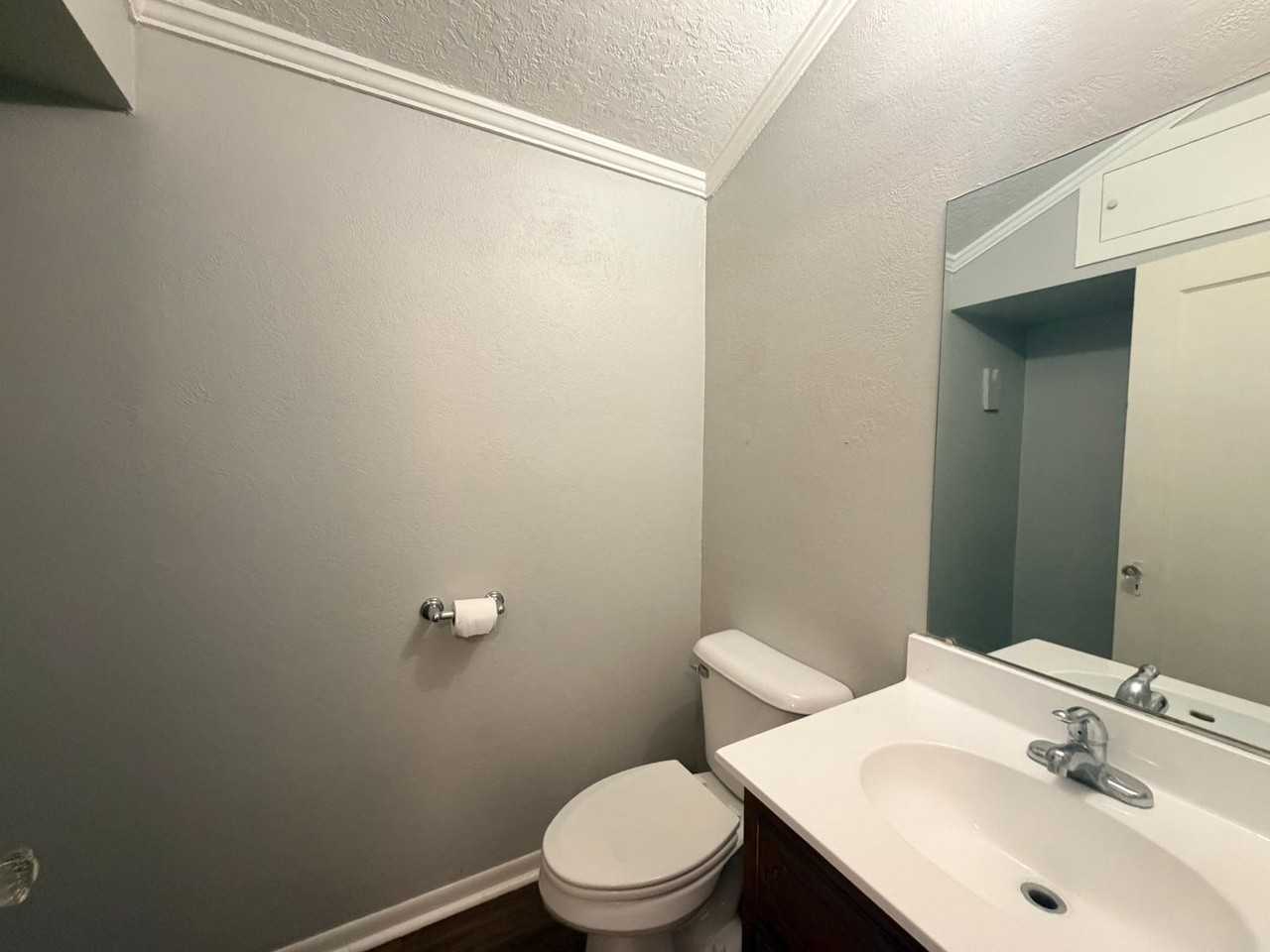 3002 N Main St - Photo 7 of 7
