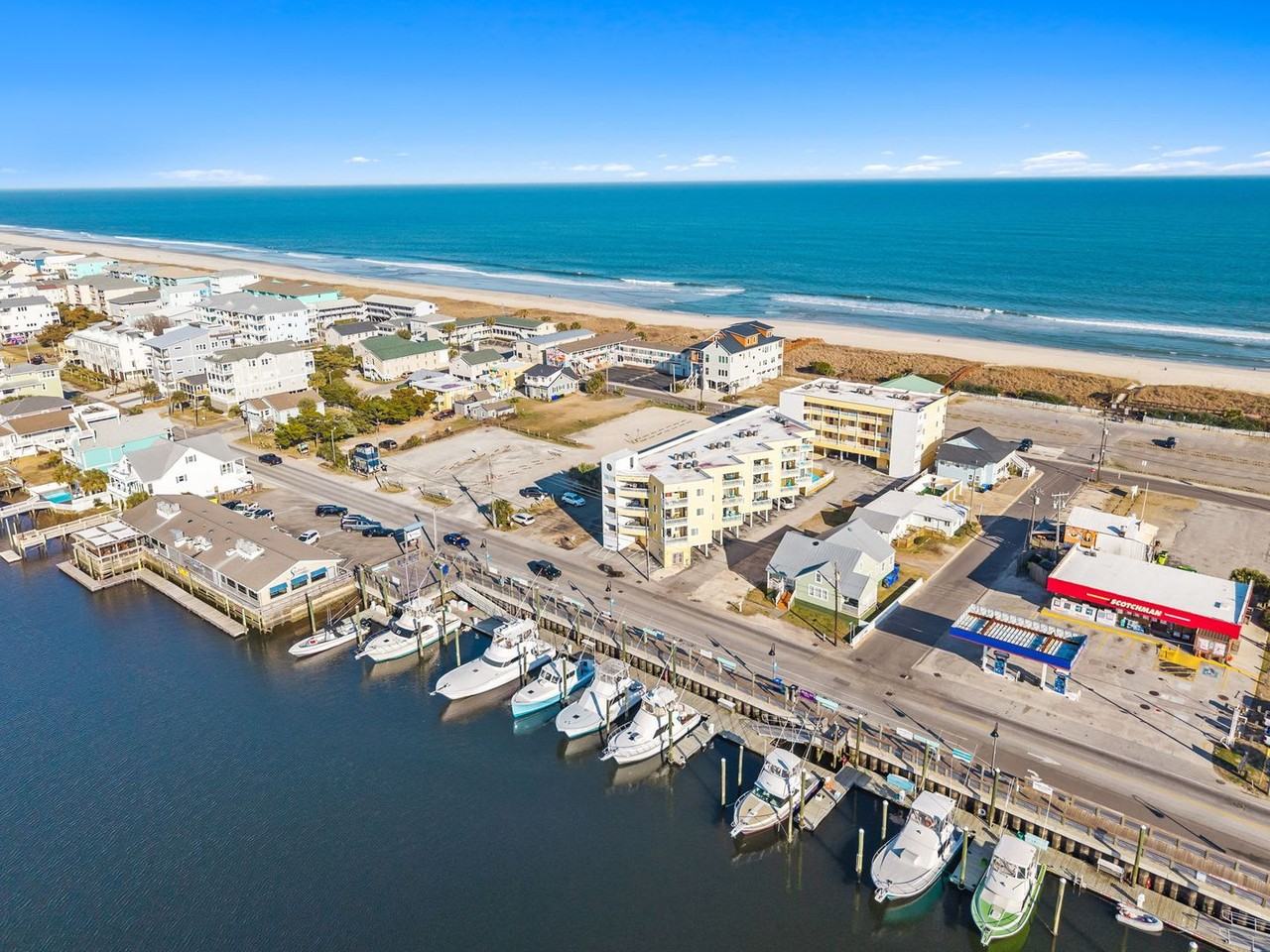 302 Canal Dr #11B