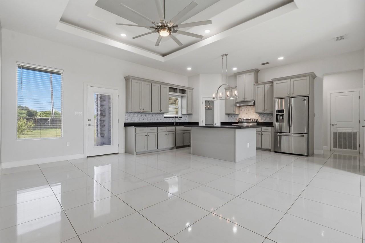 16584 Barnes Ct - Photo 3 of 24