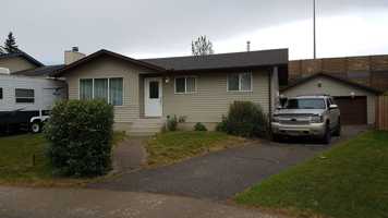 featured image of 106 Sandstone Cres Se