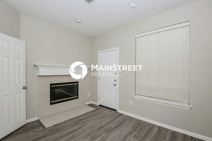 11749 Ficus Dr - Photo 4 of 17
