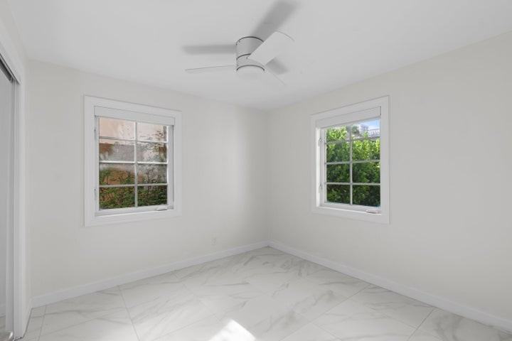 426 48th Street - Photo 4 of 8