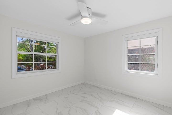 426 48th Street - Photo 5 of 8