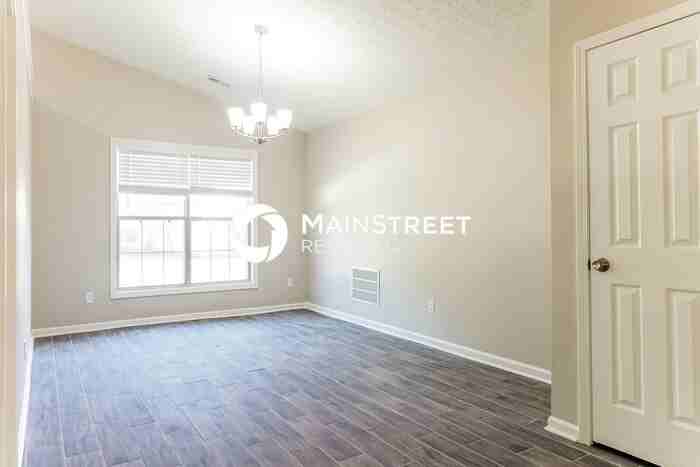 1868 Moore Creek Ln - Photo 5 of 16