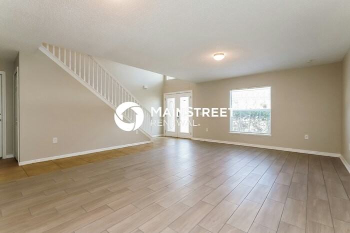 6808 Crown Lake Dr - Photo 4 of 17