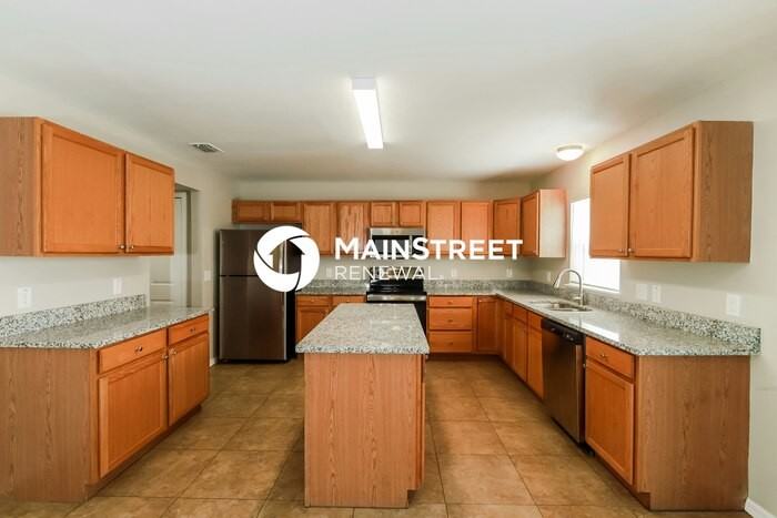6808 Crown Lake Dr - Photo 7 of 17