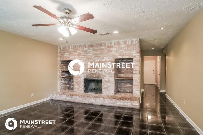 4514 Rosegate Dr - Photo 2 of 14