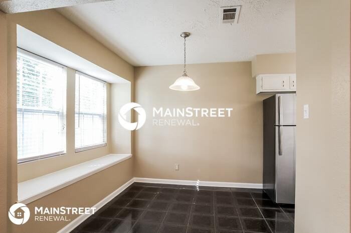 4514 Rosegate Dr - Photo 4 of 14
