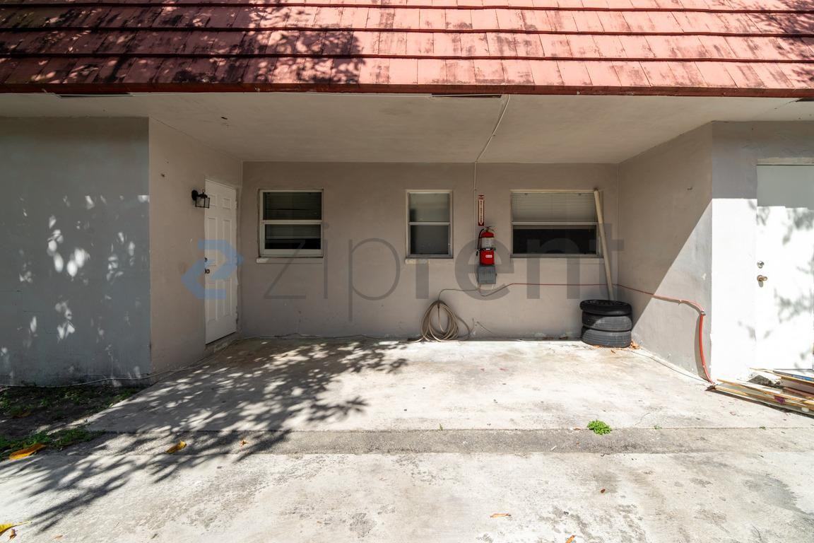 7635 Sw 10th St #A - Photo 4 of 29