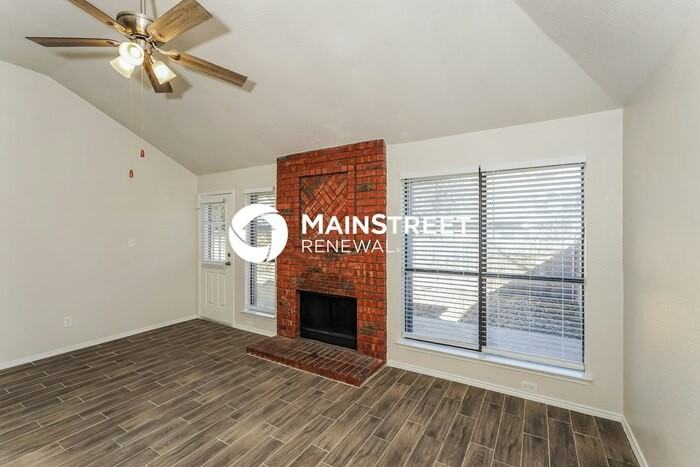 905 High Point Rd - Photo 3 of 16
