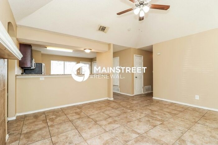 628 Inwood Rd - Photo 3 of 16