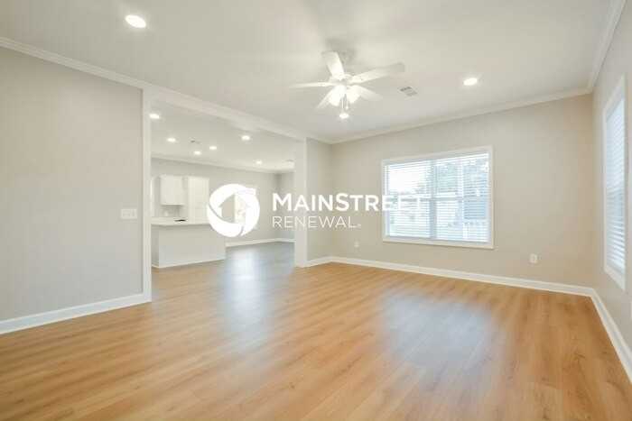 756 18th St - Photo 2 of 16