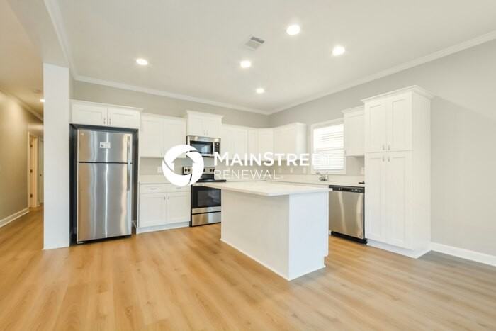 756 18th St - Photo 4 of 16