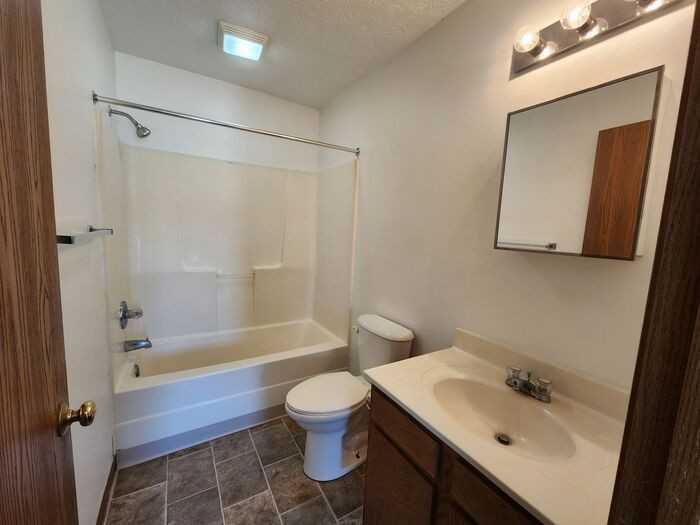 3198 N 19th St - Photo 6 of 7