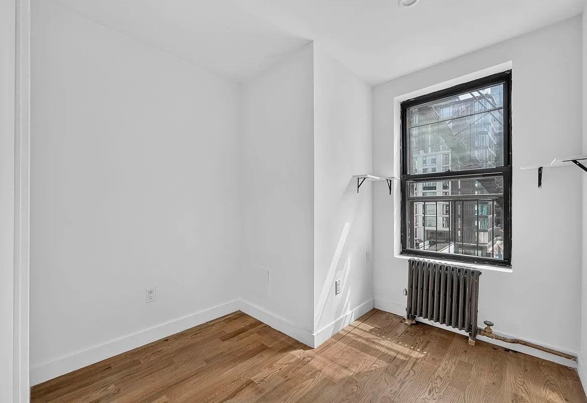 406 W 39th St #5C - Photo 4 of 8