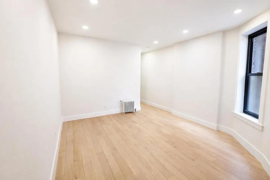 204 W 96th St #3C - Photo 4 of 6