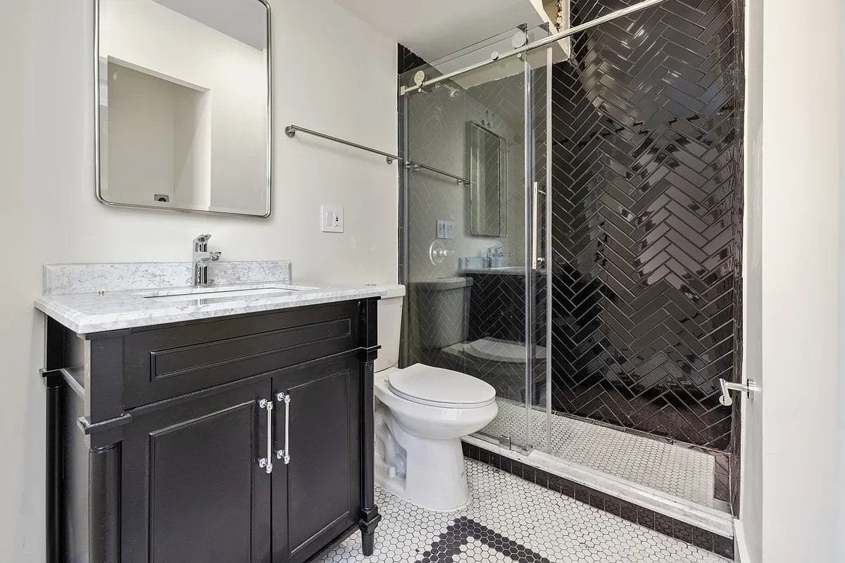 138 E 38th St #D - Photo 4 of 7