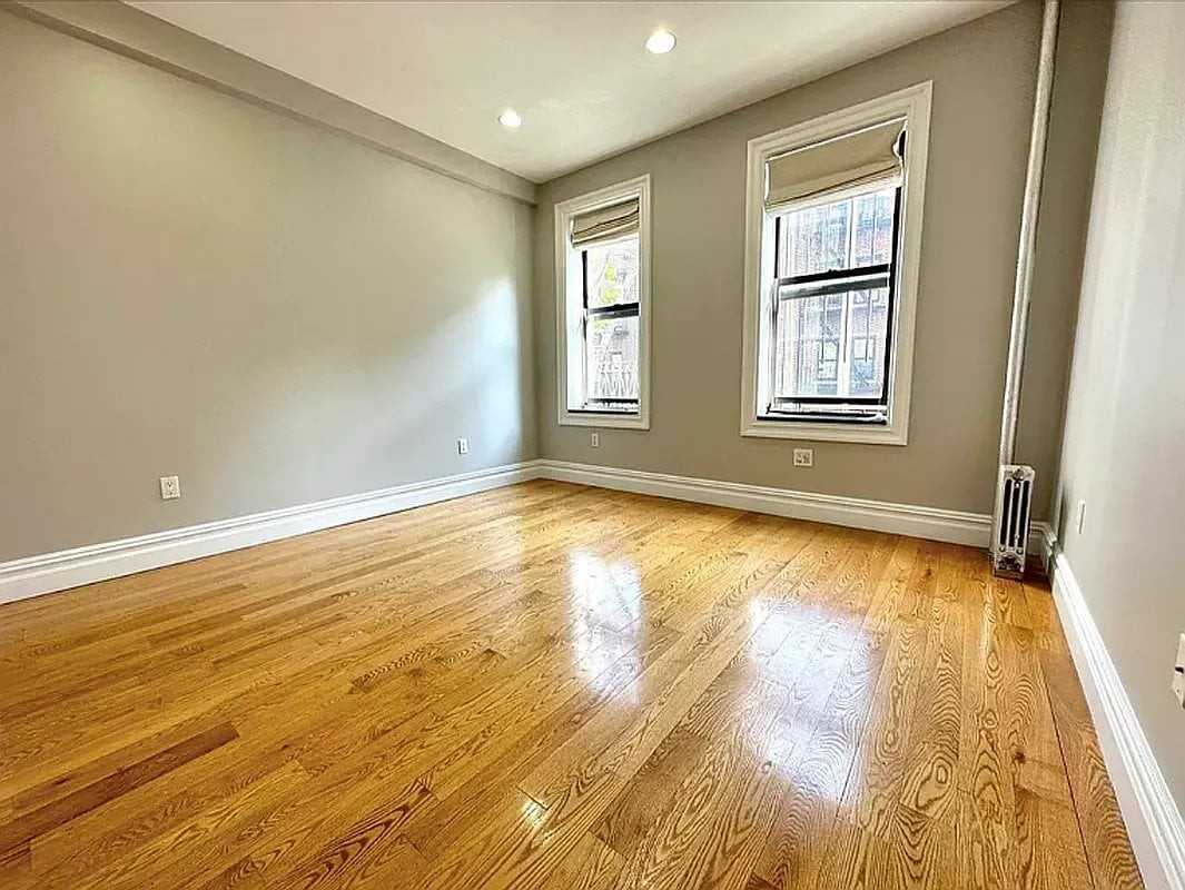 329 Lincoln Pl #4R - Photo 2 of 7