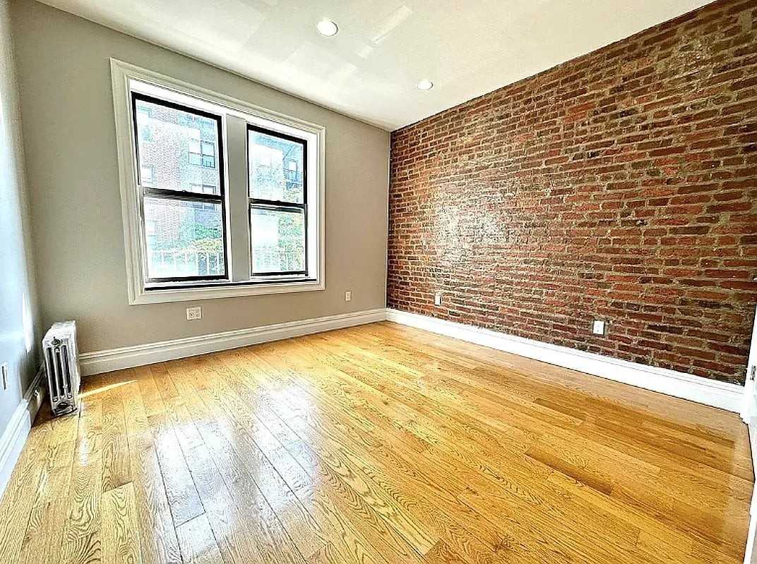 329 Lincoln Pl #4R - Photo 3 of 7