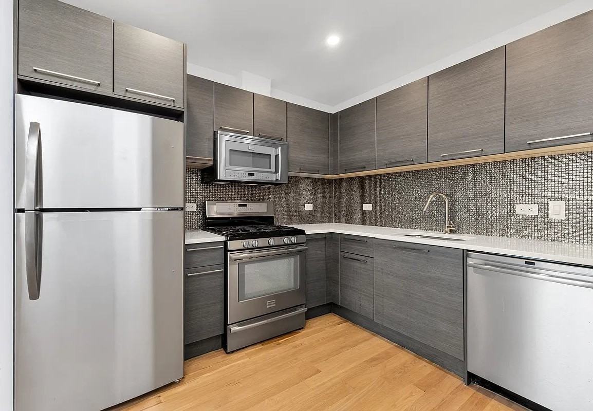 11 Broadway Fl 15 #4C - Photo 3 of 7