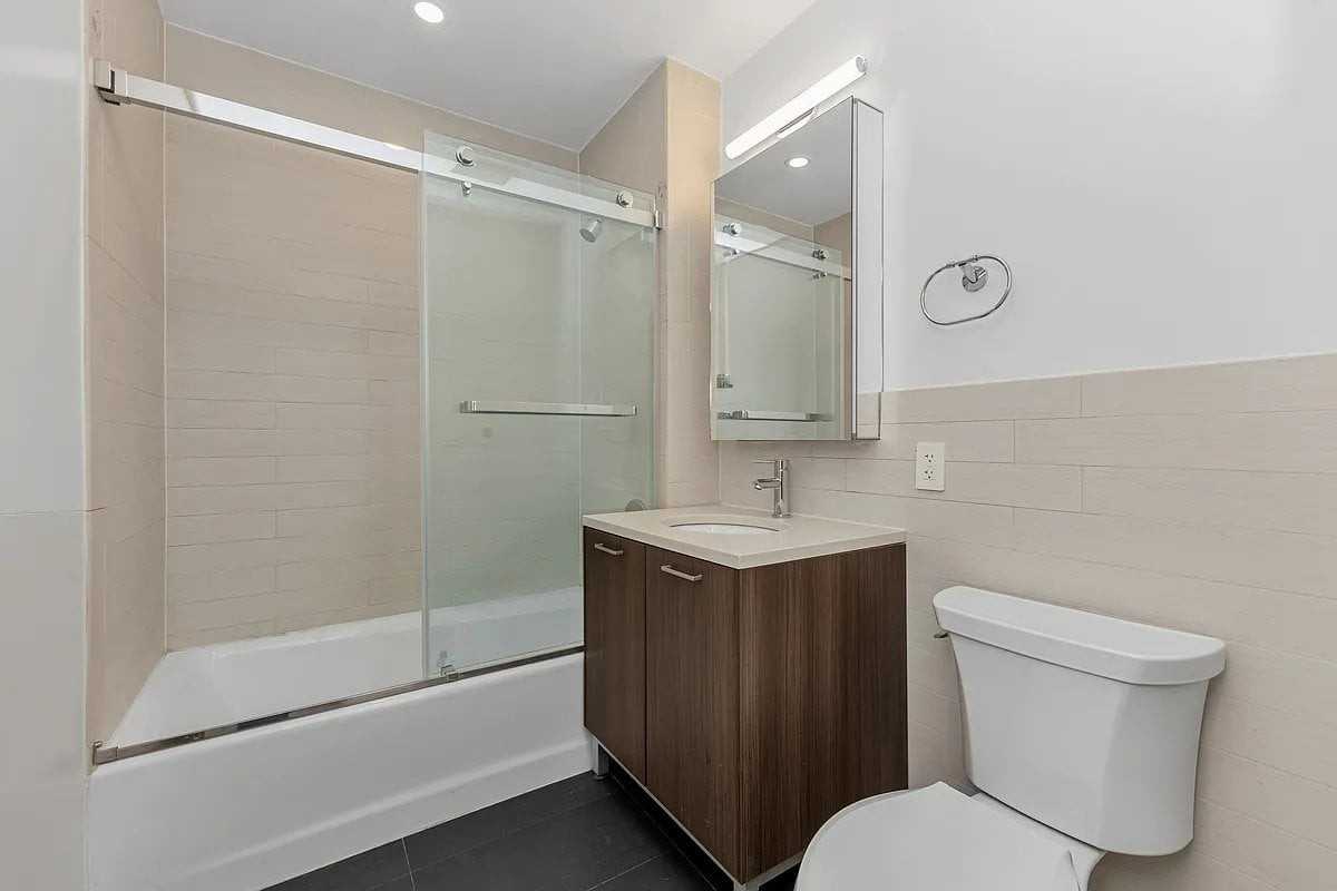 11 Broadway Fl 15 #4C - Photo 6 of 7