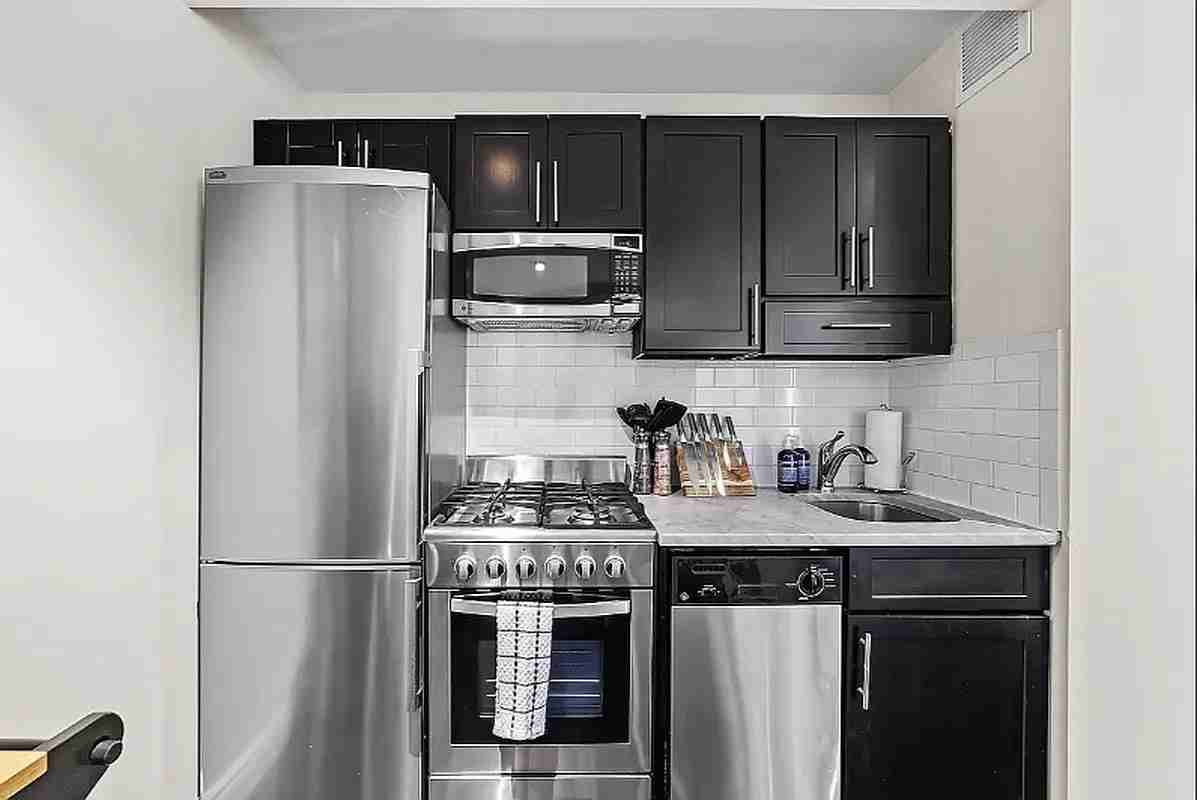 448 W 19th St #3CD - Photo 6 of 8