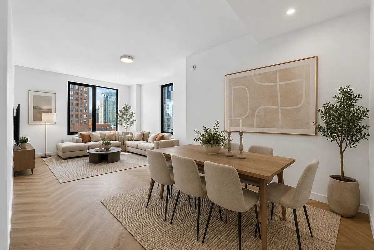 104 Fleet Pl #18A
