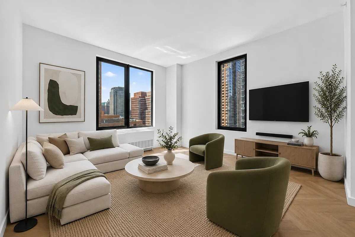 104 Fleet Pl #12C
