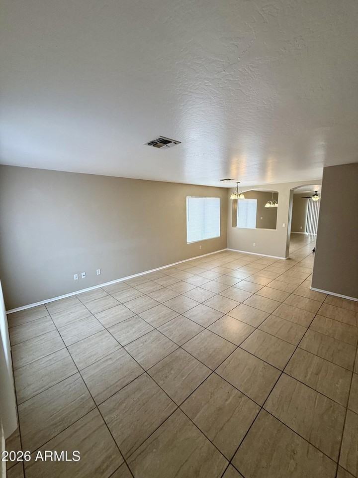 1622 S 229th Ave - Photo 2 of 8