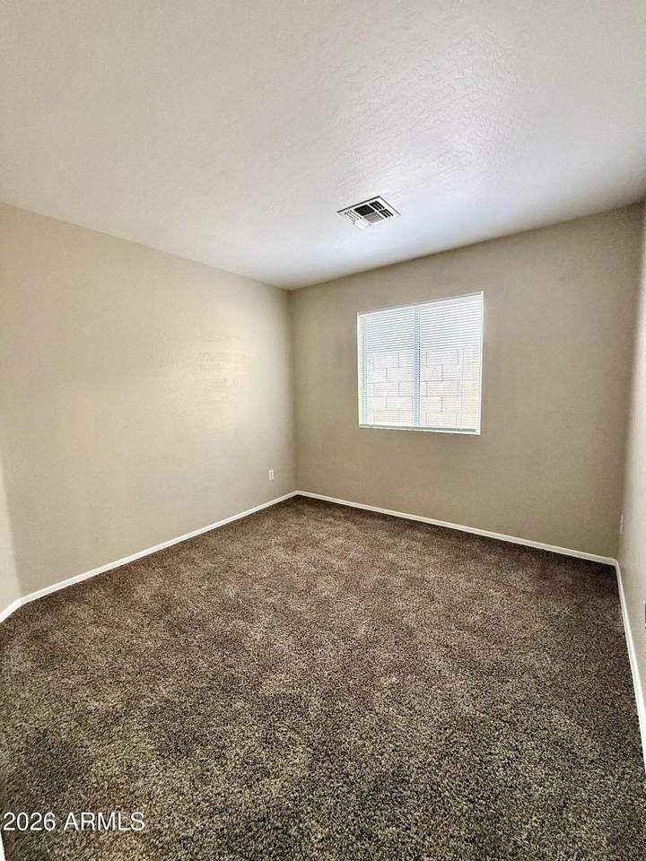 1622 S 229th Ave - Photo 7 of 8
