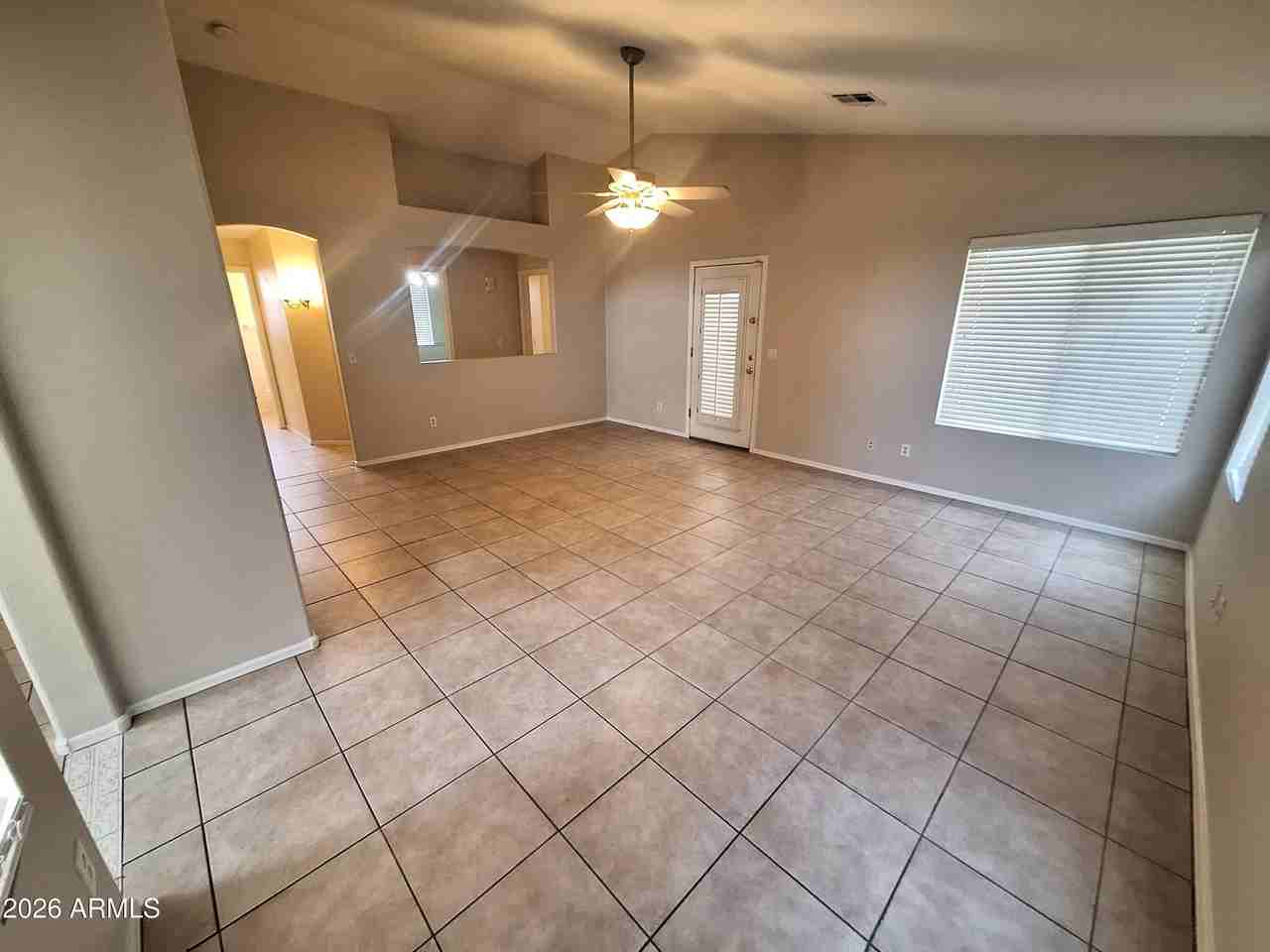 6728 E Melrose St - Photo 4 of 24