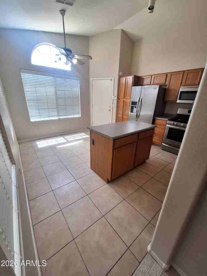 6728 E Melrose St - Photo 7 of 24