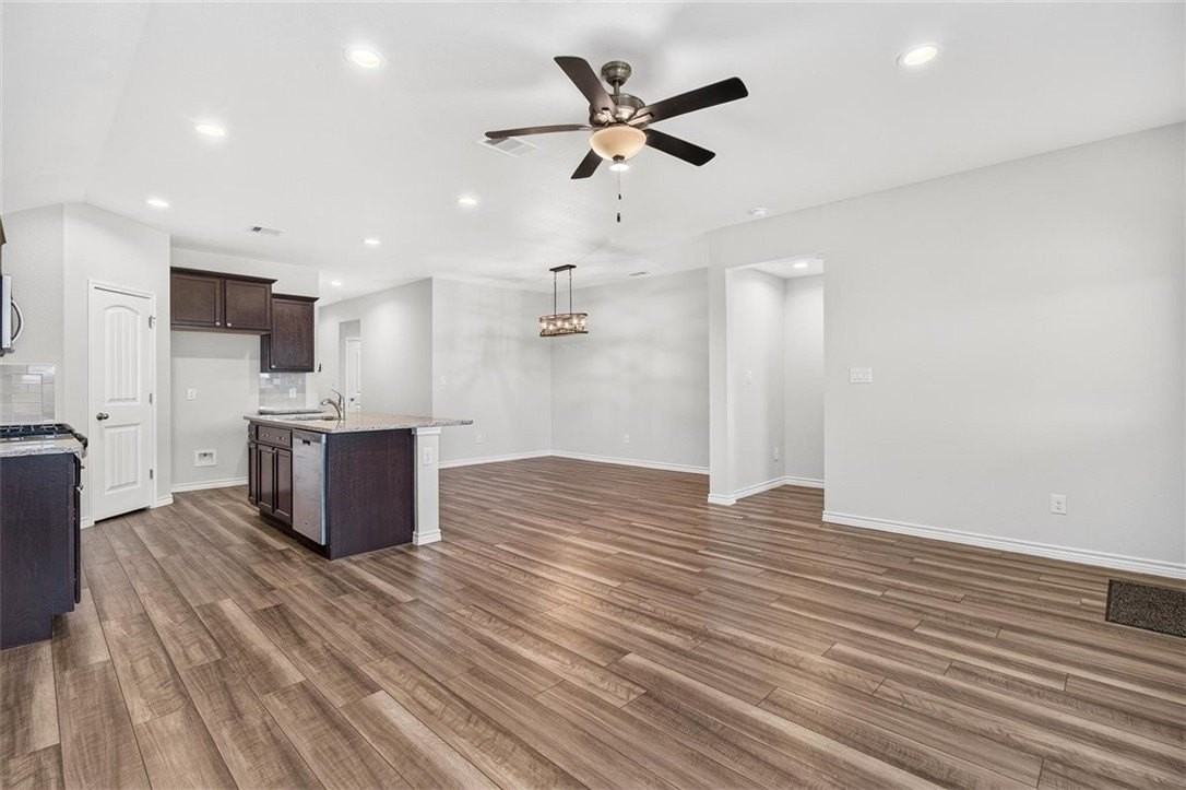 1253 Breebry Dr - Photo 5 of 40