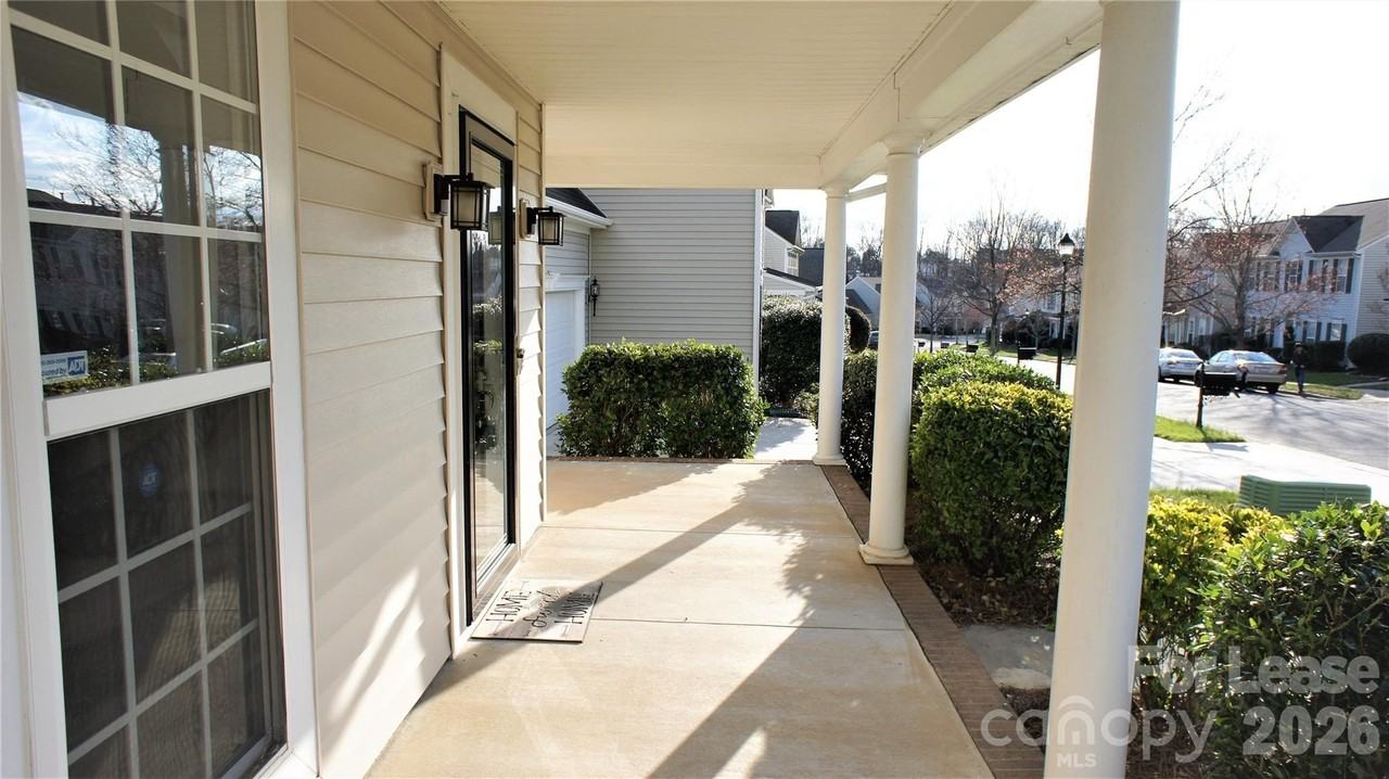 11729 Royal Castle Ct - Photo 2 of 35