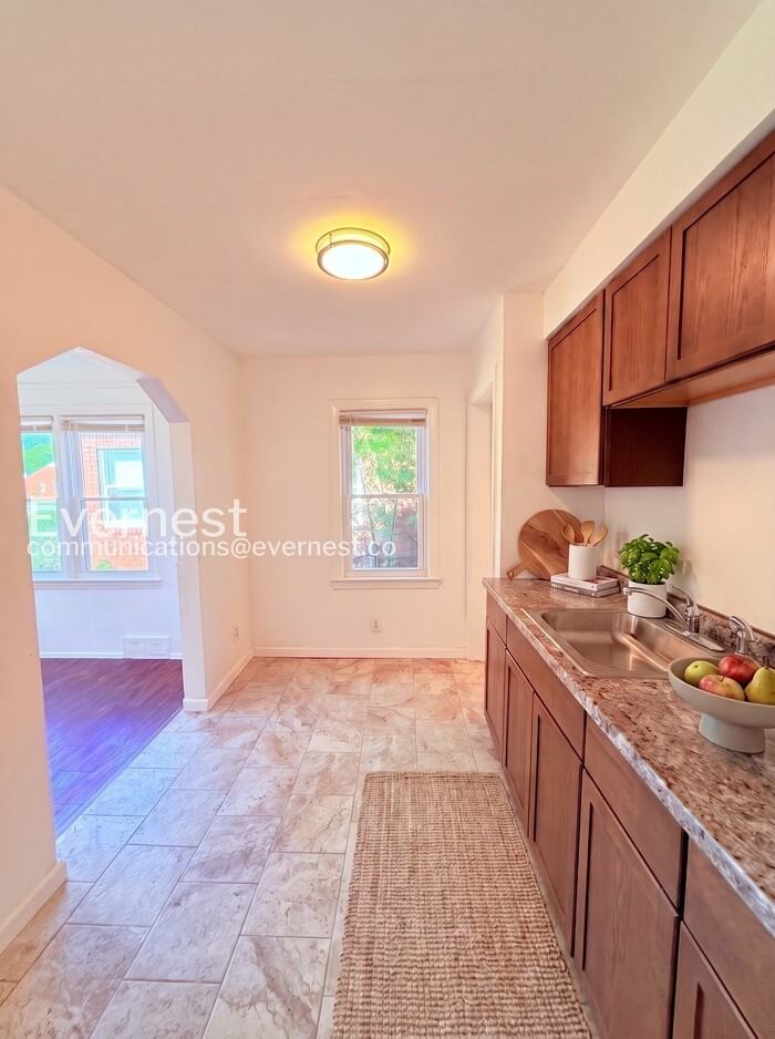 10620 Mckinney St - Photo 4 of 32