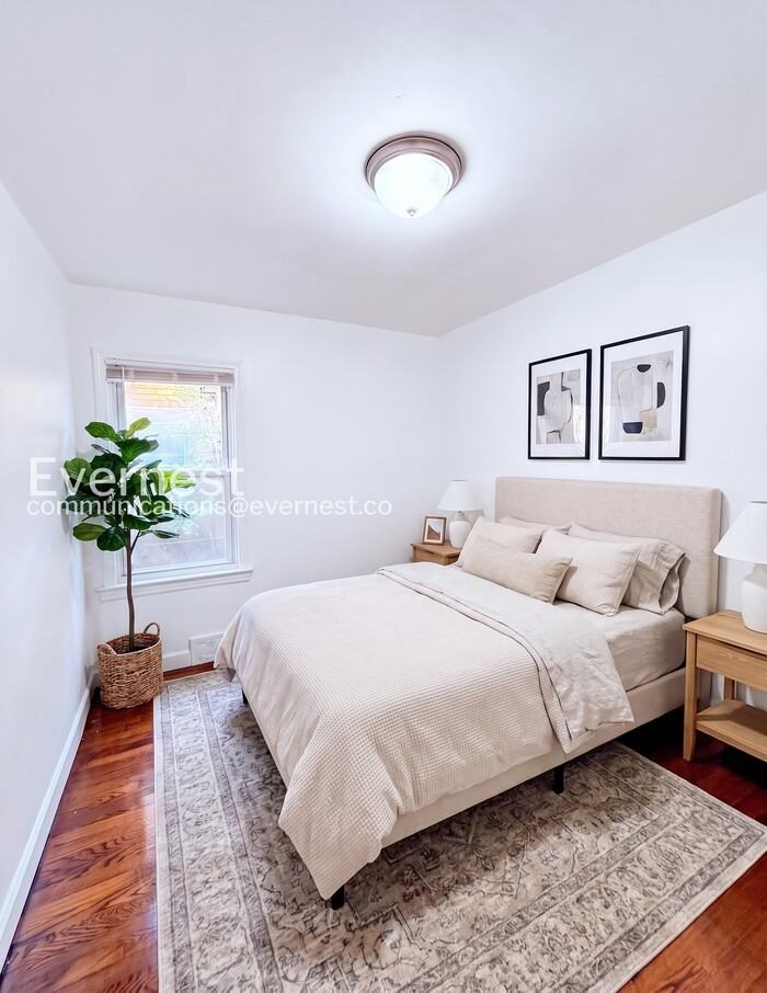 10620 Mckinney St - Photo 6 of 32
