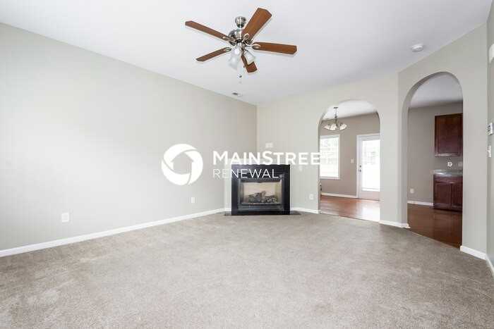 811 Woodside Park Ln - Photo 3 of 15