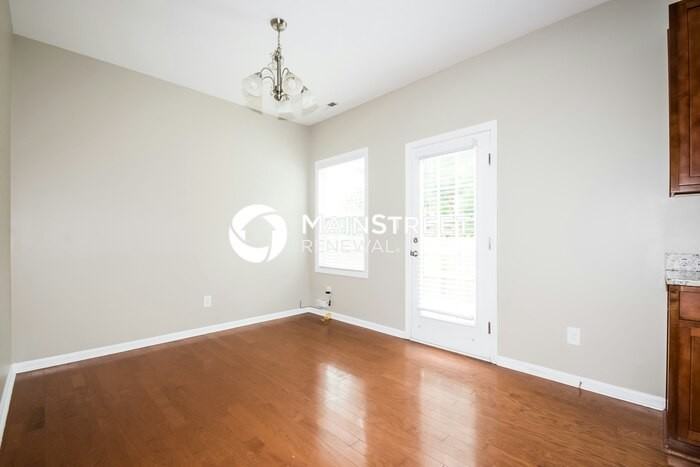 811 Woodside Park Ln - Photo 4 of 15