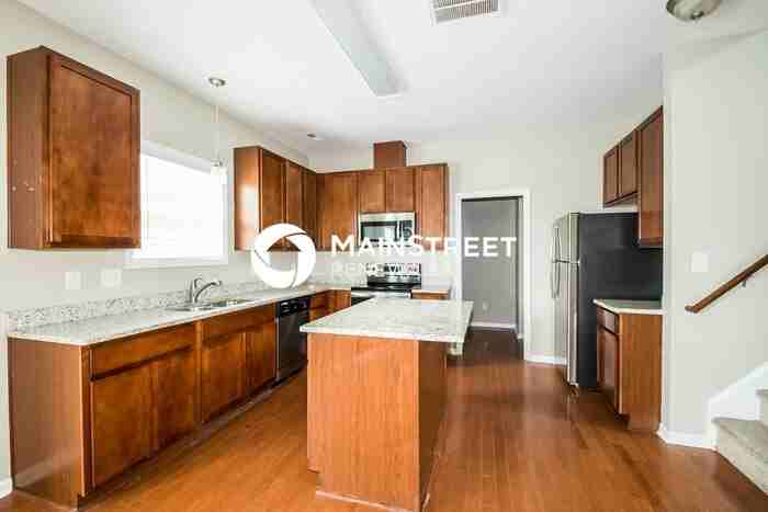 811 Woodside Park Ln - Photo 5 of 15